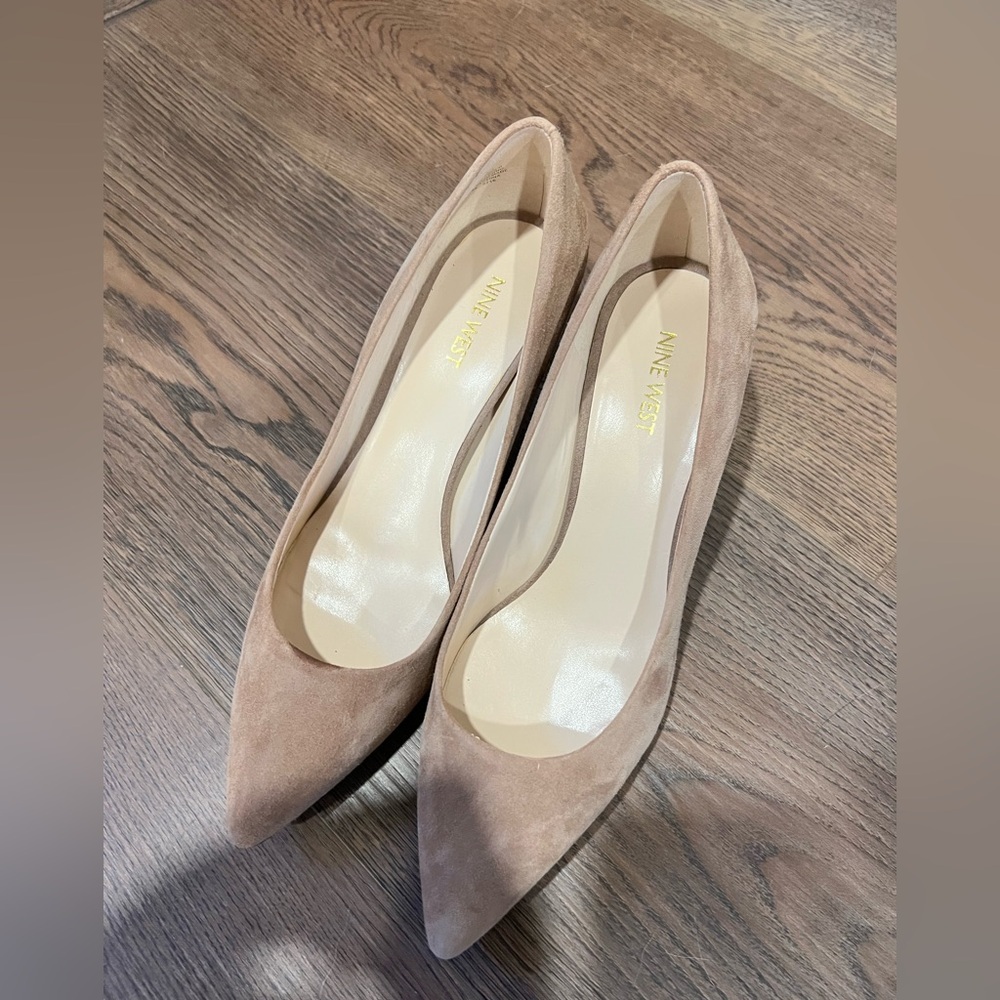 Nine West Suede Kitten Heels Size 10M